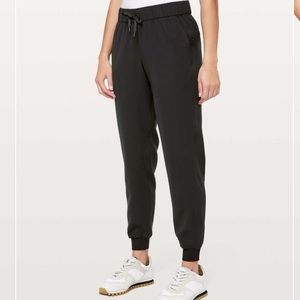 Lululemon On The Fly Woven Jogger Black Size 12